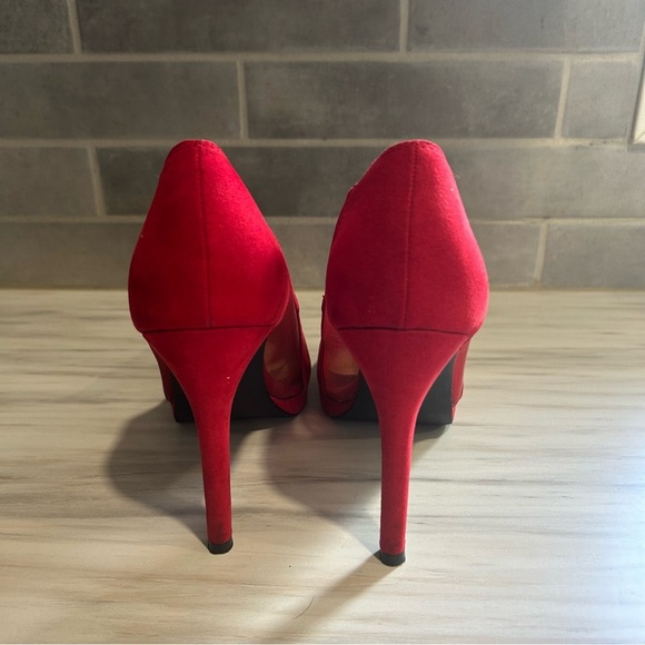 Le Chateau red heels- size 38- size 7.5- preowned - Picture 3 of 6